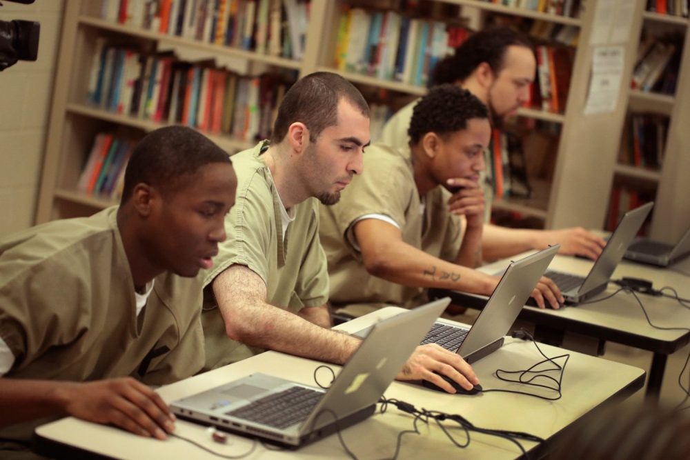Can Inmates Use Computers in Prison
